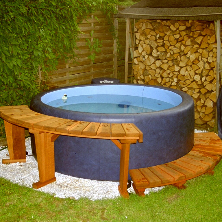 legend-saphire-blau-holzumrandung-softub-whirlpool-angebote-aquasaar